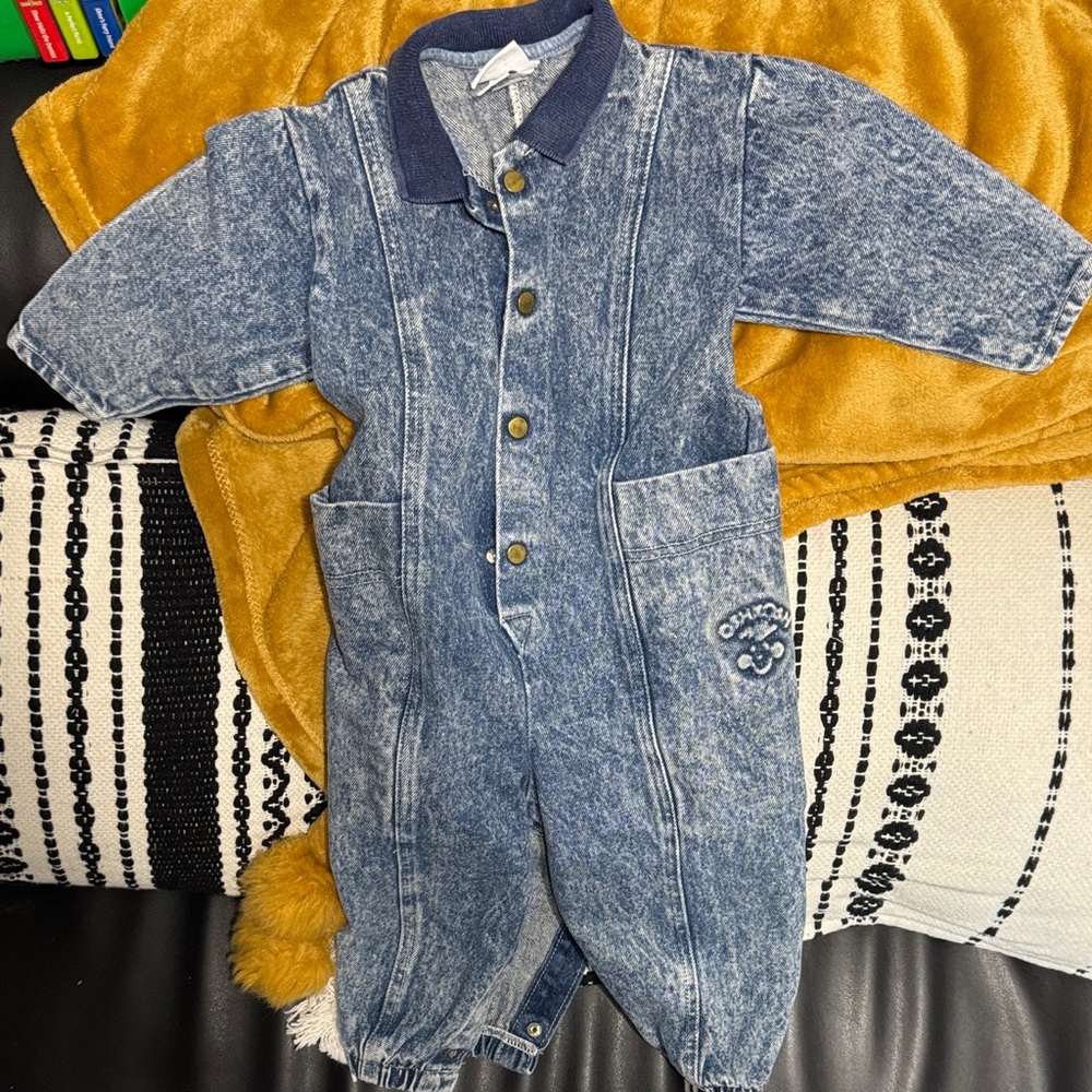 VTG OSHKOSH BUG PRINT DENIM OVERALLS